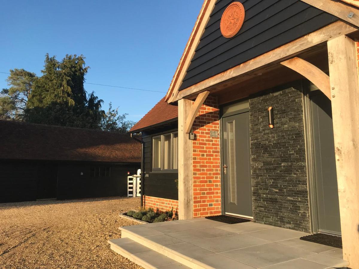 Hillside Farm Barn Apartment Woking Room photo